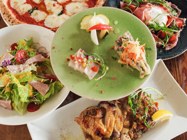 Pizzeria Tonino �s�b�c�F���A �g�j�[�m �����C�݂̎ʐ^1