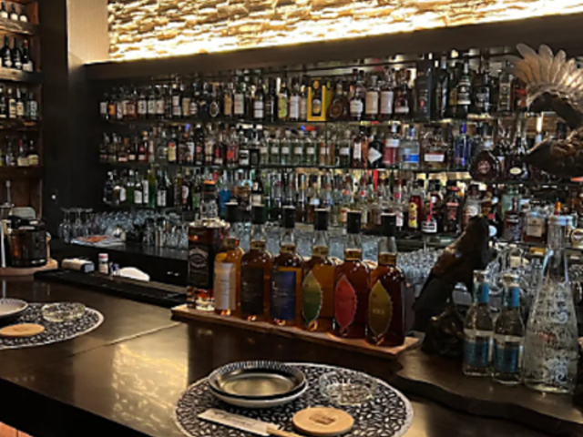 �_�C�j���O�o�[ �A���N�[���̎ʐ^1