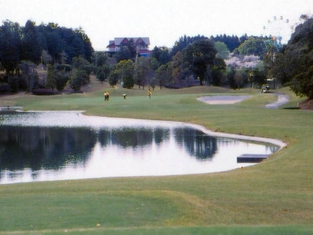 ���C���{�[�X�|�[�c�����h�S���t�N���u�̎ʐ^1