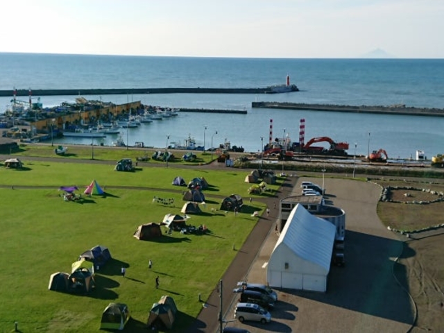 �Ƃ܂܂��[�z���u�����`����