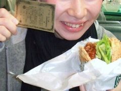 ݂̃bL[sG@xCGA{Xւ̓eʐ^1