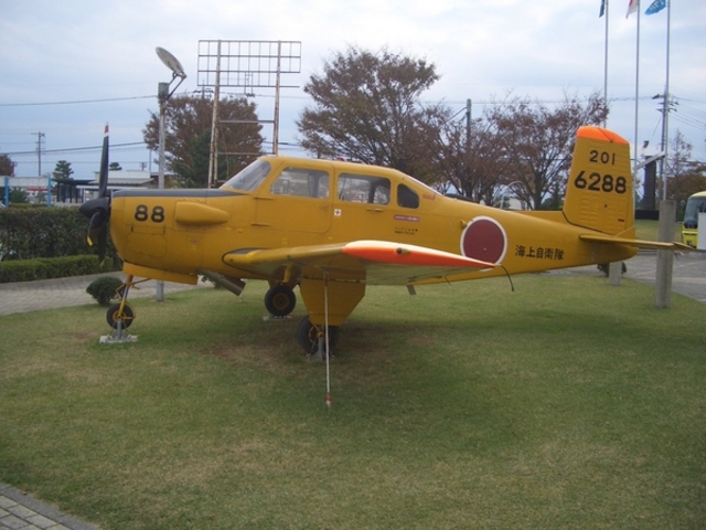 �q��v���U