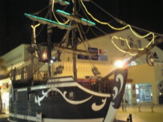 �O��A�E�g���b�g�p�[�N�@�}�����s�A�_��