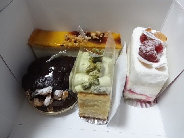 lIɂ́AO̗ΐF̃P[LisX^`ĨP[LjɔłI_rSmَqX