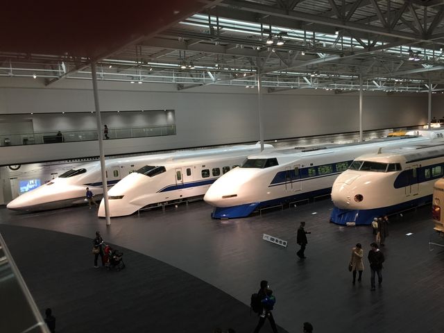 ���j�A�E�S����