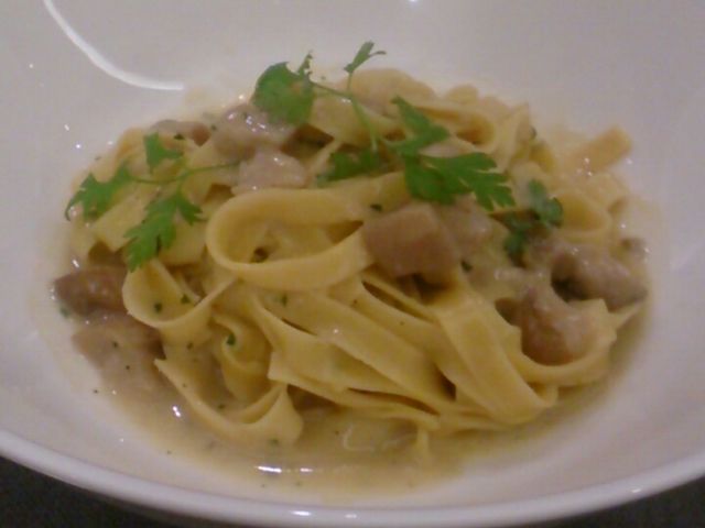 �u���K���J�t�F�̃p�X�^
���͋C�����������Ă��Ă��������ł�_��}���߂��{�X