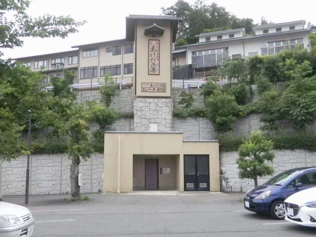 ���ԏꂩ��̃G���x�[�^�[_���z�{���򂠂��т̓�