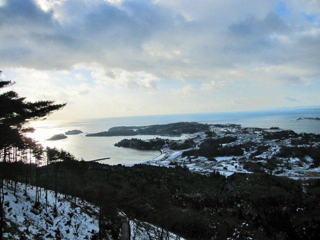 2015年1月3日 亀山の山頂から撮影）
気仙沼「大島」_大島