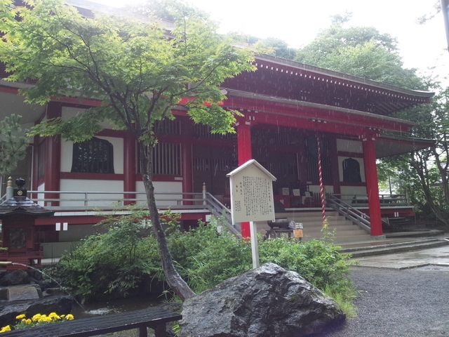 雨でかすんでいます。_光泉寺