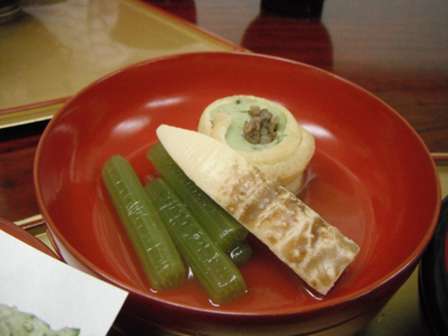 �R�؂��ƂĂ���������_�ɂ���ܗ���