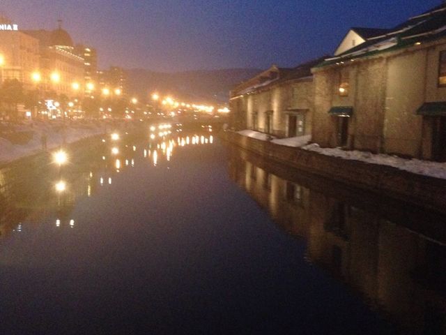 �Α���q��_�^�͂ƐΑ��q�ɌQ