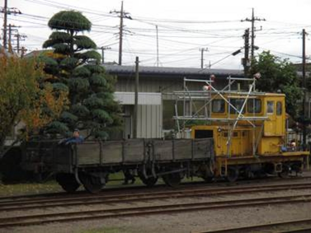 ��ƎԂƉݎԂł��B���[�J���Ȋ������f�G�ł��B_�����c��