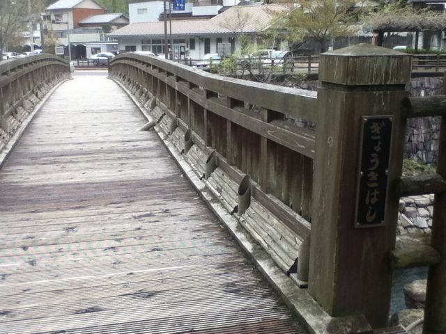 ���]����_���]����