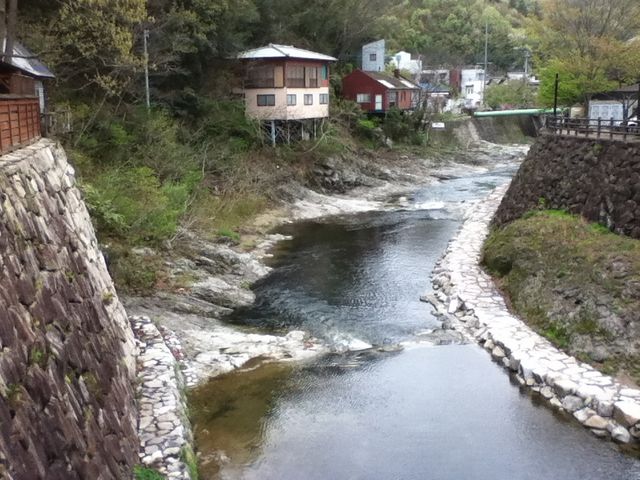 ���]����_���]����