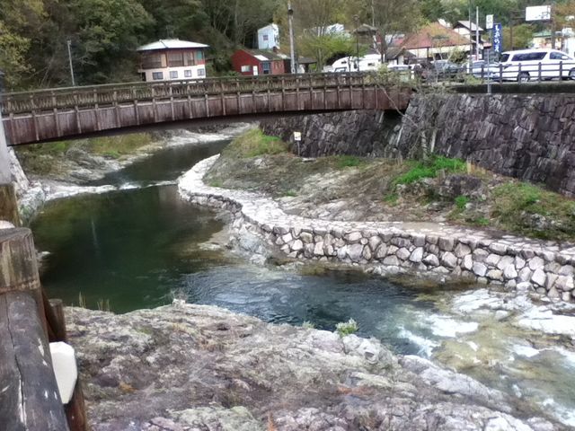 ���]����_���]����