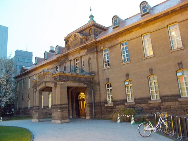 ���̕t�߂̎ʐ^_�k�C�������{����(�Ԃ�񂪒���)