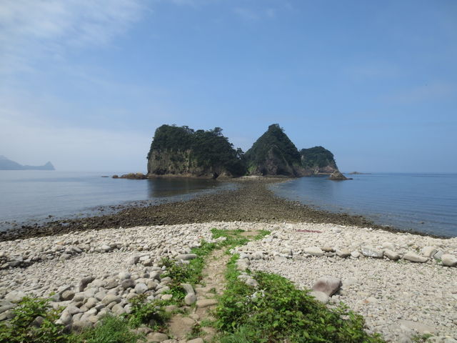 三四郎島への道ができた_瀬浜海岸