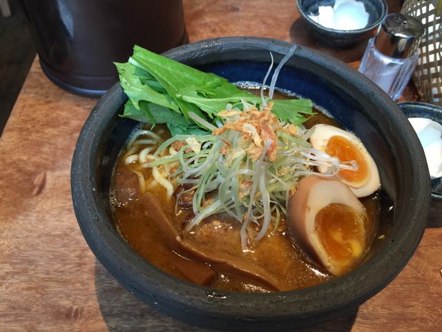 GrƎv܂B_̑n색[ɂ LH