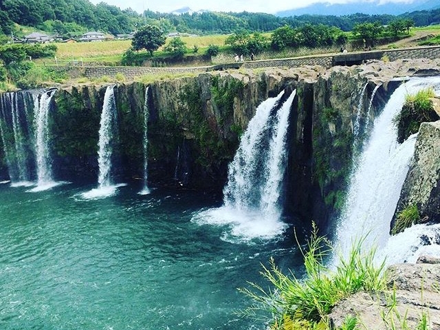 �����̂��鐅�̗���鉹�𒮂��Ȃ���S�g���ɗ��𓾂܂����B_���K�̑�