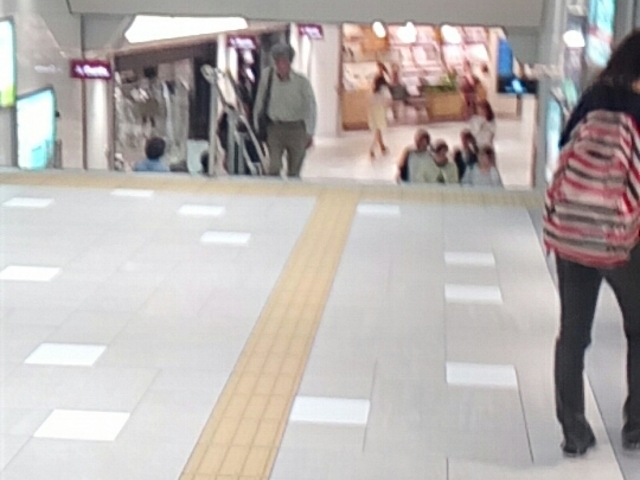 ���i_���j���[��