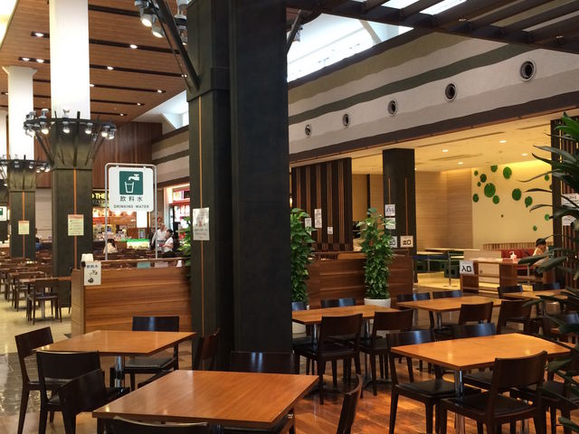 �t�[�h�R�[�g������܂��B_�O��A�E�g���b�g�p�[�N ����