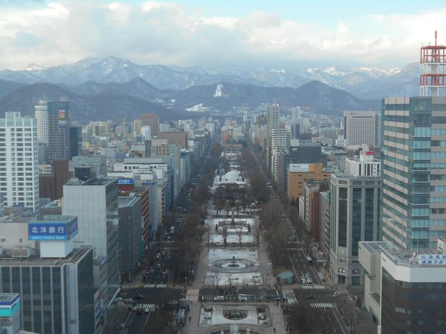 �^���[����̌i�F_�����ۂ�e���r��