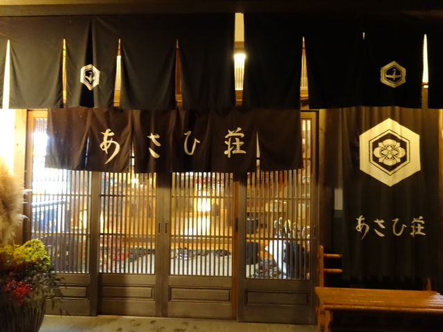 �����Б��̓����_���̒߉���