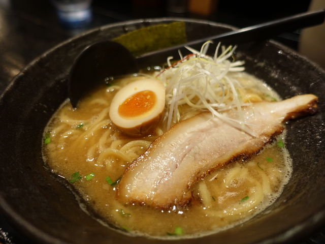 g\̌XƖ{ OccN̓eʐ^1