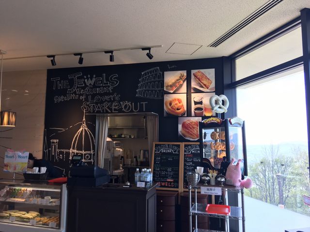 �I�V�����ȃe�C�N�A�E�g�R�[�i�[���i�F�������J�E���^�[�ŔZ���ȃ\�t�g�N���[����H�ׂ܂���(*^^*)_������R���[�v�E�F�C