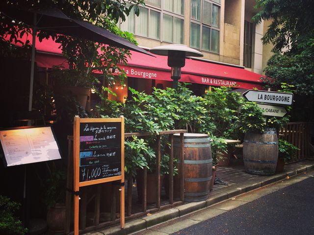 ݂Maison de La Bourgogne̓eʐ^2