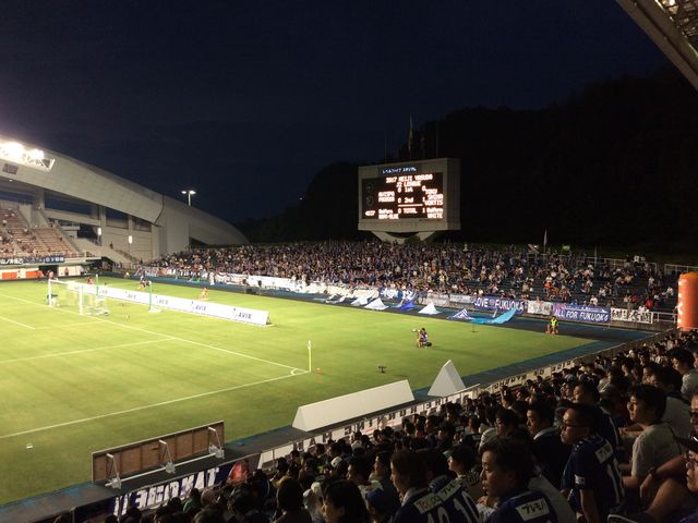 �A�r�X�p�����S�[�������o�b�N�X�^���h����B_�����������i�����̐X�j