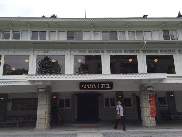 �z�e���̓����_�M�t�g�V���b�v