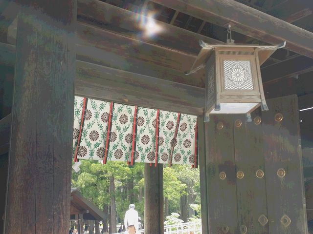 �\�̈ꐡ�@�t���ʂ��Ă���ʐ^�ł�(��)�n�ɏ���Ă��镗�H_�k�C���_�{