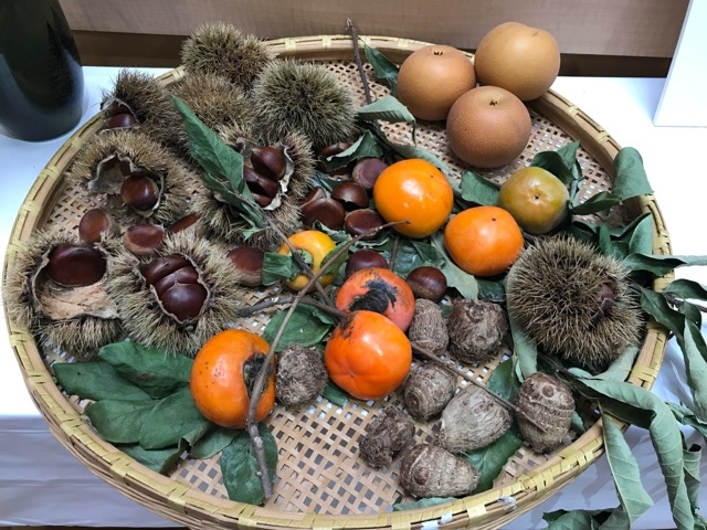 �X���ɏ����Ă����H�̃I�u�W�F�A�{��_���̉w �₿��E�����ӂ邳�ƃX�e�[�V����