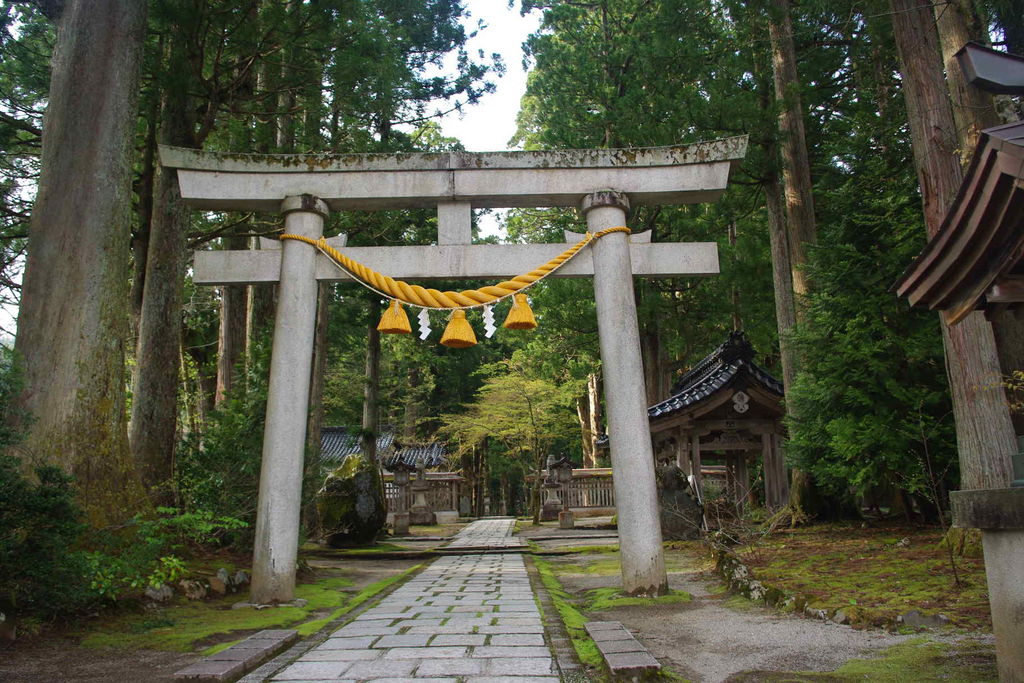 雄山神社(芦峅中宮)