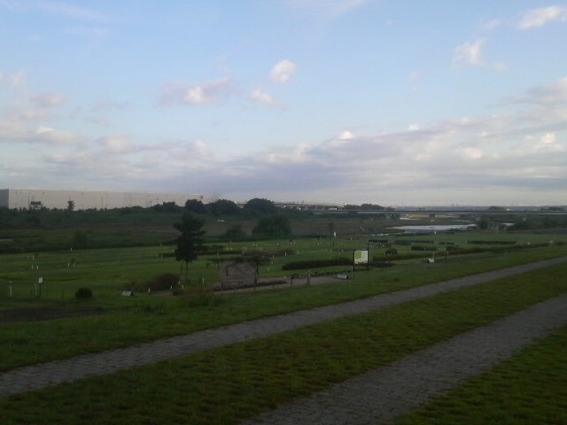 �������͎O������̃x���`����̒���_�_�ސ쌧�����͎O�����