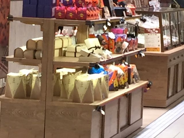 l̃AgXe ׂ̃L[Y[̓eʐ^1