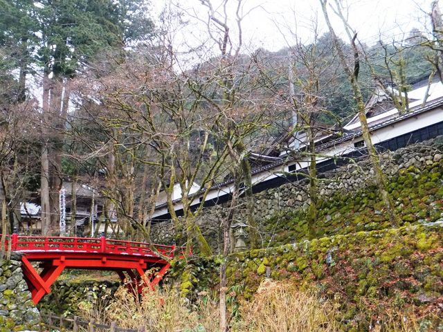 ܂ŏŝ悤Ɍ܂BO͖xł͂Ȃ򒹐B_ER@