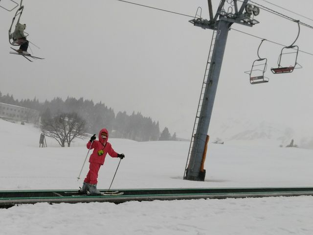 ���[�r���O�x���g�ƃO���[���G���A�̃��t�g�B_�n�`����