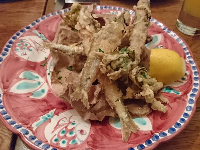 qJƂӂ̂Ƃ̃tbg_ pbLA La Pacchia