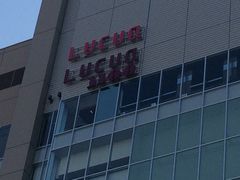 }[LUCUA 1100ւ̓eʐ^1