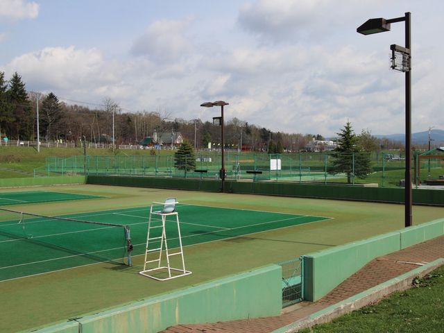 �i�C�^�[�Ɩ�������_�Ƃ��܃X�|�[�c�����h�@�e�j�X�R�[�g