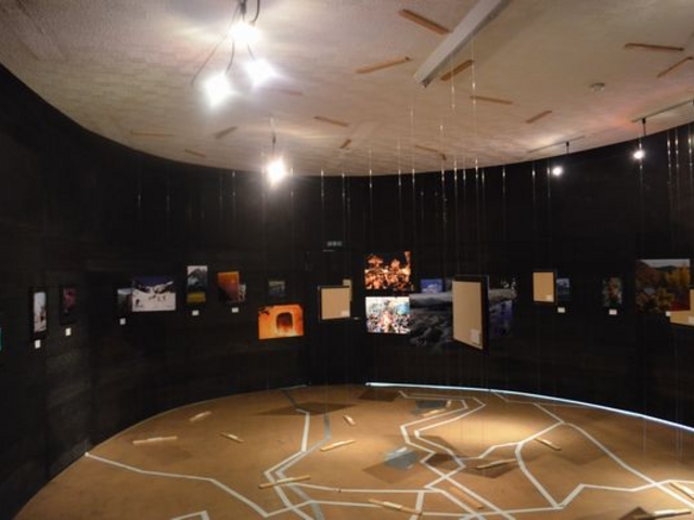 �ʐ^�W_��򑍍��ē��Z���^�[