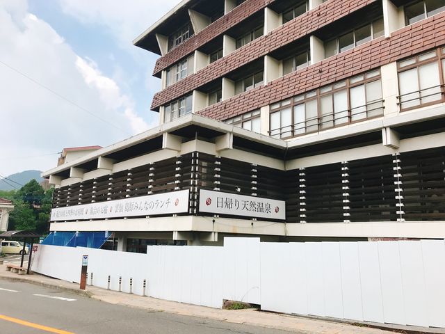 �G����̉Ԍ��̏h�@�x�M���̓��e�ʐ^1