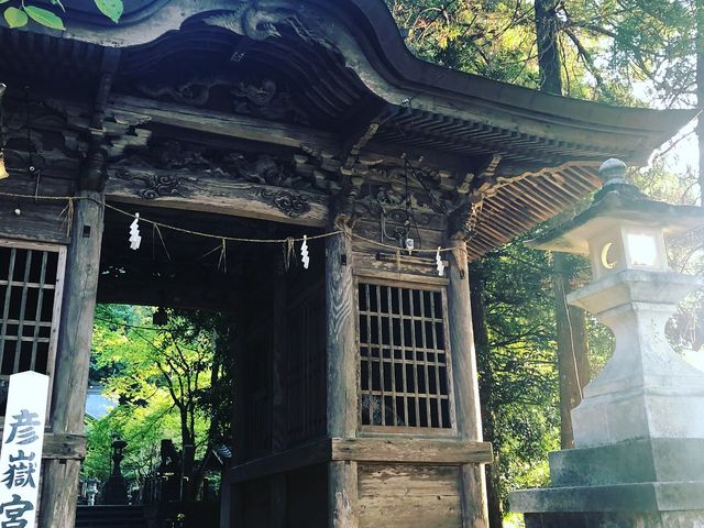 �O��̘Ȃ܂�
�΂Ɏ���Ă���_�F�ԋ{