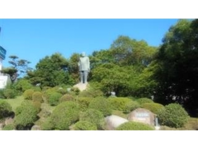 5.25mの「西郷隆盛像」（R10沿い鶴丸城跡地横）_照国神社