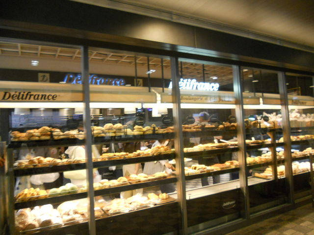 񂳂̃x[J[EJtF Delifrance̓eʐ^1