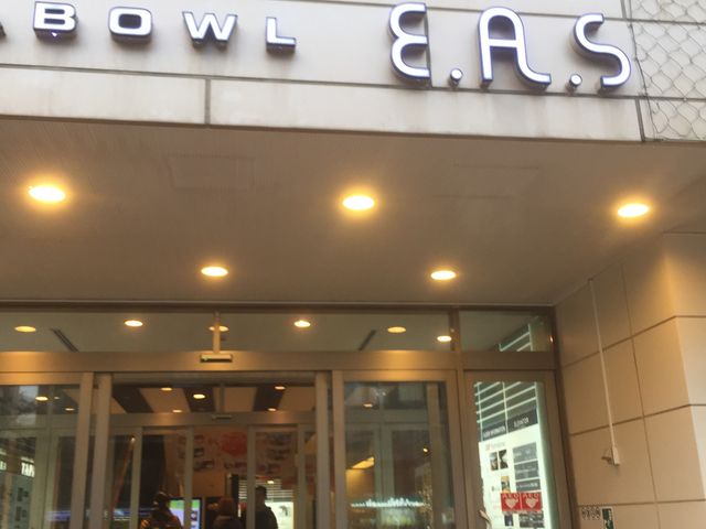施設内以外にも同じビル内に飲食店などもあります。_SPA EAS(スパ イアス)