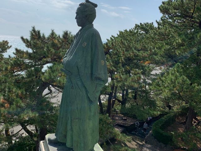 ���ۂ͂����Ƌ߂��Ɋ����܂���_��{���n�̓���