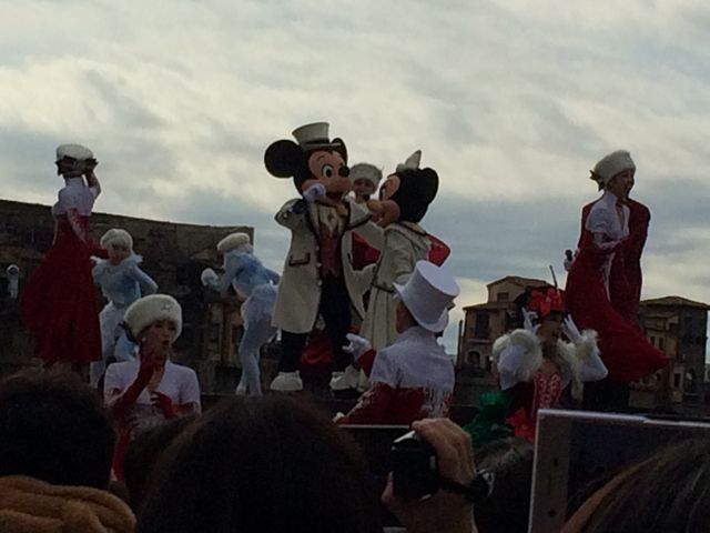 ����V���[�ɂĊϗ��Ȃ��灙_�����f�B�Y�j�[�V�[(R)